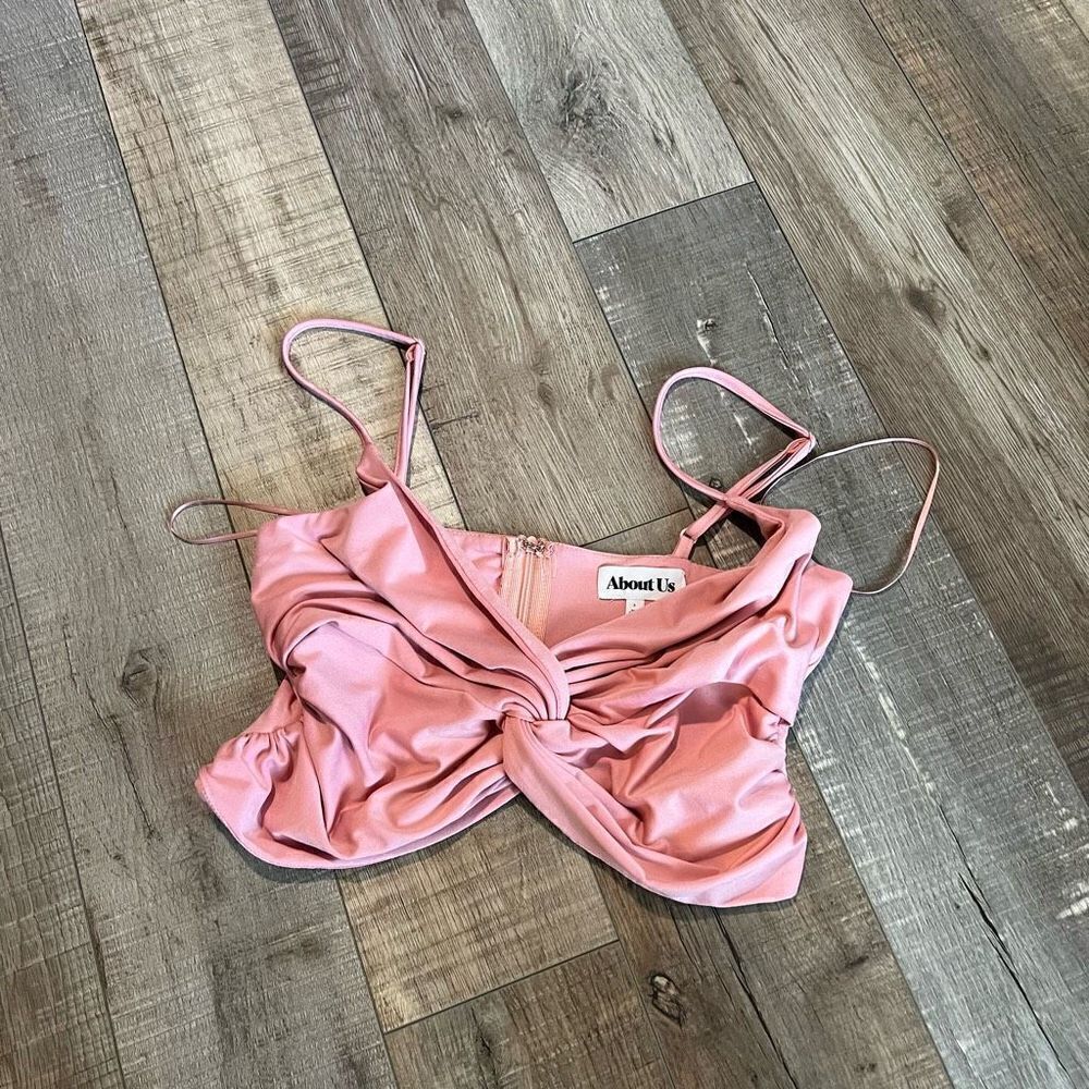 About us Women Sexy Leisure Twisted Crop
Camisole Light Pink size s